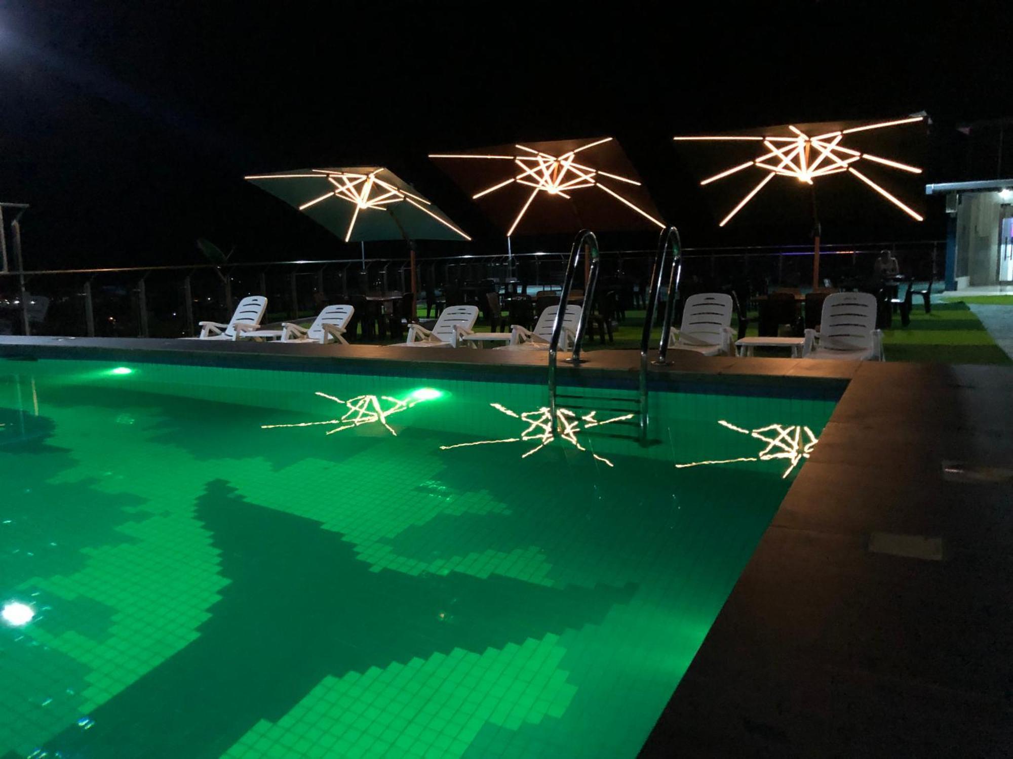 קורון Sky Garden Hotel מראה חיצוני תמונה
